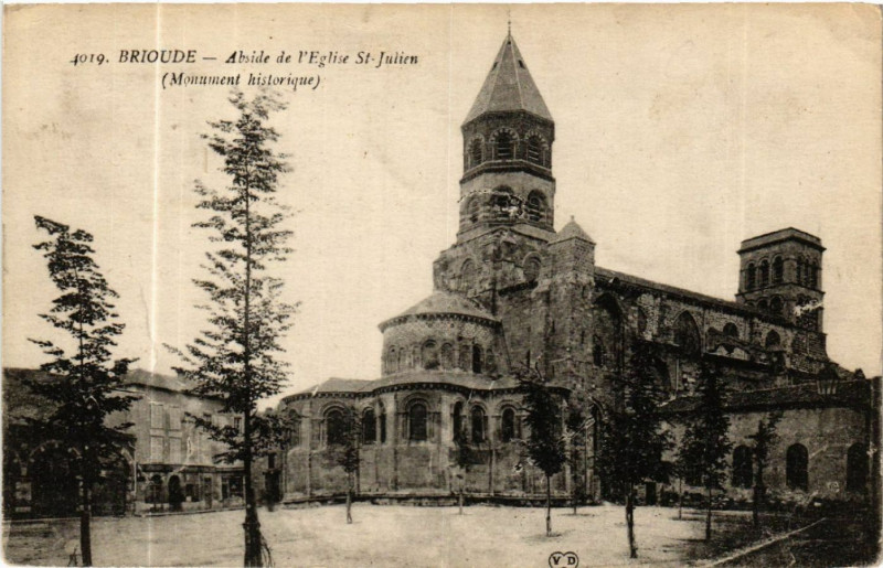 Carte postale ancienne Brioude - Abside de l'Eglise St-Julien (Monument historique) à Brioude