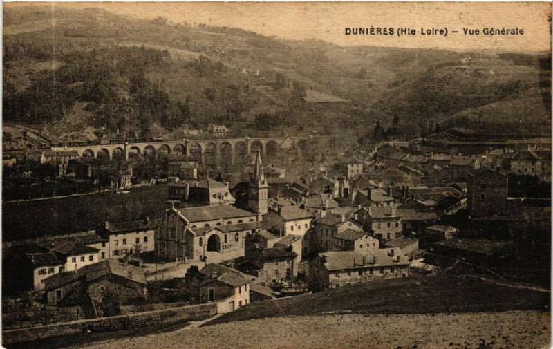 Carte postale ancienne Dunieres (Hte-Loire) - Vue générale à Dunières