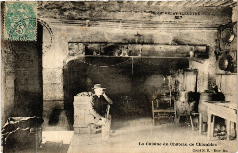 Carte postale ancienne La Cuisine du Chateau de Chamblas
