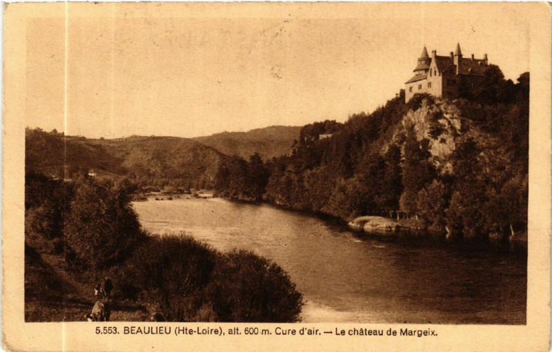Carte postale ancienne Beaulieu (Hte-Loire) alt 600 m Cure d'air - Le chateau de Margeix à Beaulieu