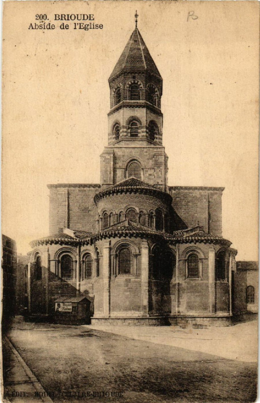 Carte postale ancienne Brioude - Abside de l'Eglise à Brioude