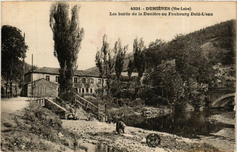 Carte postale ancienne Dunieres (Hte-Loire) - Les bords de la Duniere au Faubourg Dela à Dunières