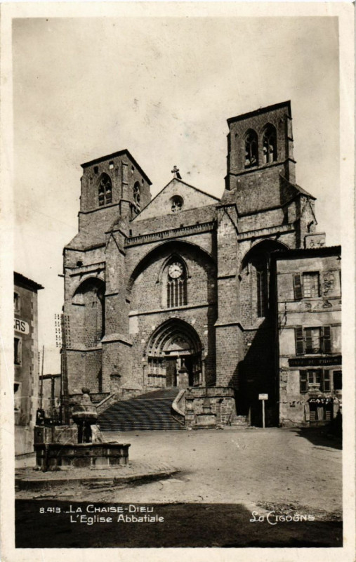 Carte postale ancienne La Chaise-Dieu - L'Eglise Abbatiale à La Chaise-Dieu