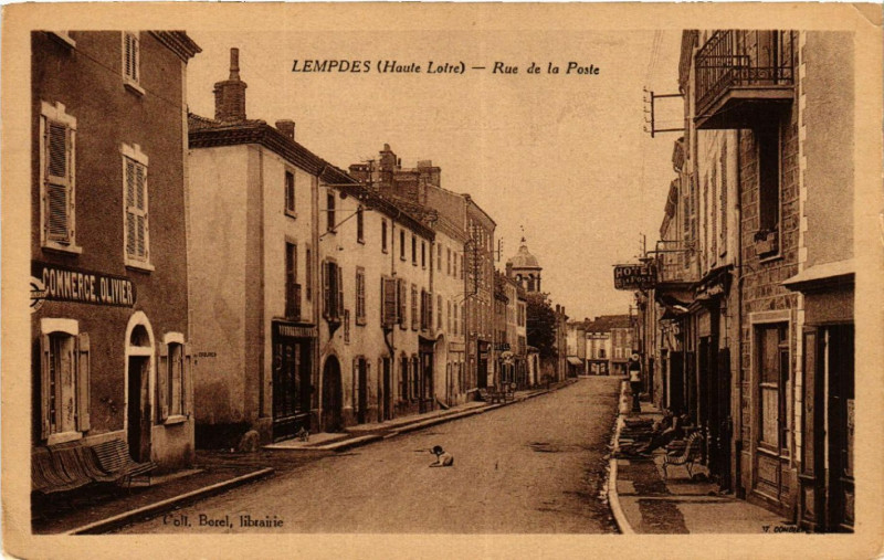 Carte postale ancienne Lempdes (Haute Loire) - Rue de la Poste