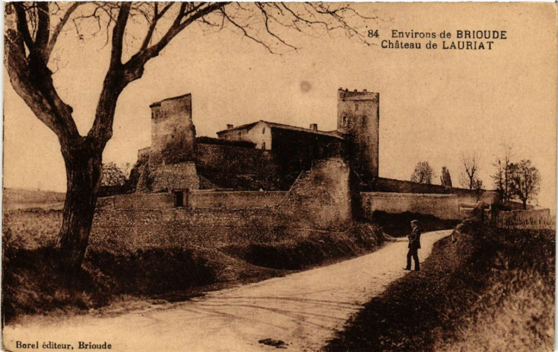 Carte postale ancienne Env. de Brioude - Chateau de Lauriat à Brioude