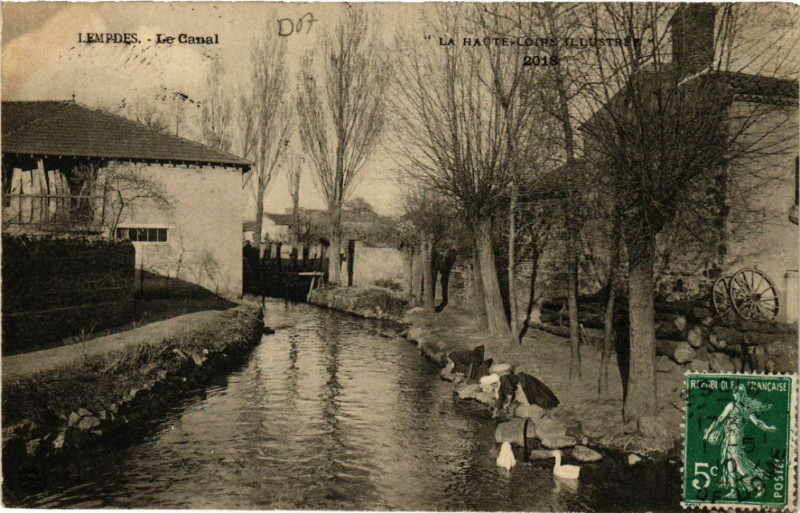 Carte postale ancienne Lempdes - Le Canal