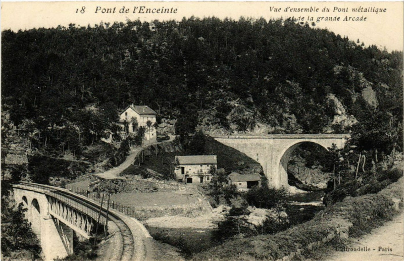 Carte postale ancienne Pont de l'Enceinte - Vue d'ensemble du Pont metallique et