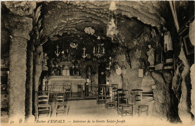Carte postale ancienne Rocher d'Espaly - Interieur de Grotte Saint-Joseph