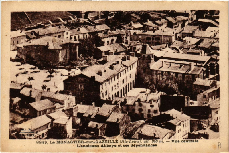 Carte postale ancienne Le Monastier-sur-Gazeille (Hte-Loire) alt 950 m - Vue centrale... au Monastier-sur-Gazeille