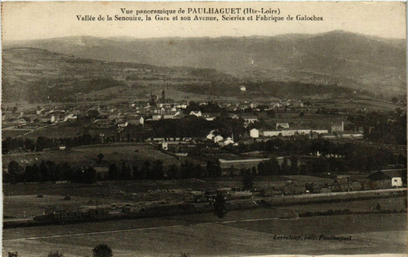 Carte postale ancienne Vue panoramique de Paulhaguet (Hte-Loire) - Vallée de la Senouire à Paulhaguet