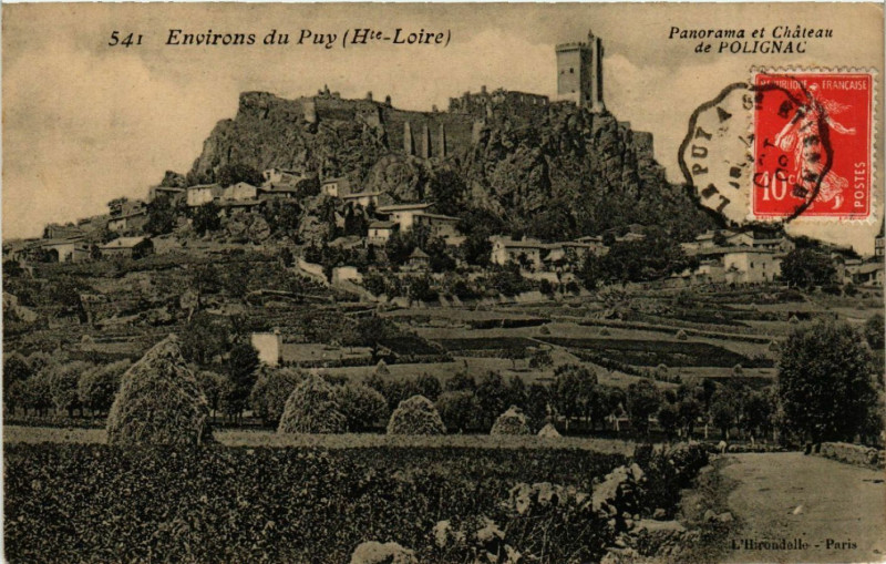 Carte postale ancienne Env. du Puy (Hte-Loire) - Panorama et Chateau de Polignac à Polignac