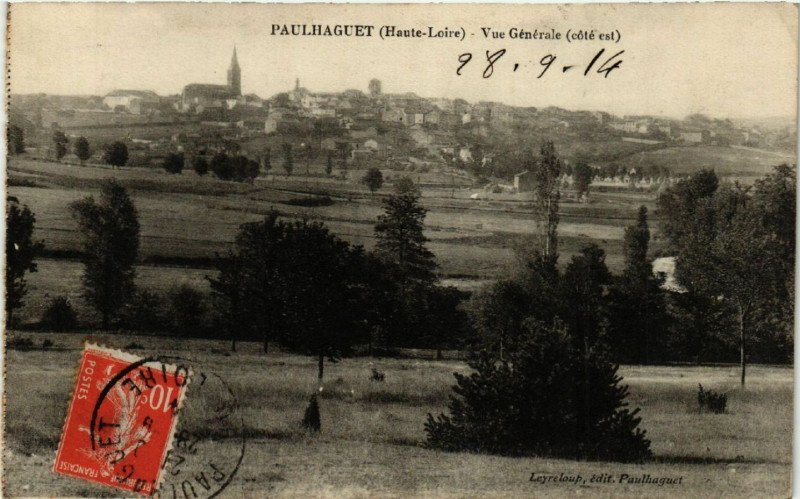 Carte postale ancienne Paulhaguet (Haute-Loire) - Vue générale (cote est) à Paulhaguet