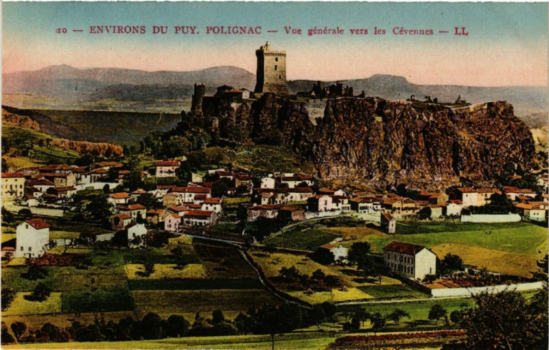 Carte postale ancienne Env. du Puy. Polignac - Vue générale vers les Cevennes à Polignac