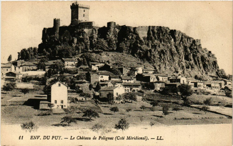 Carte postale ancienne Env. du Puy - Chateau de la Voute Polignac (Cote Meridional) à Polignac
