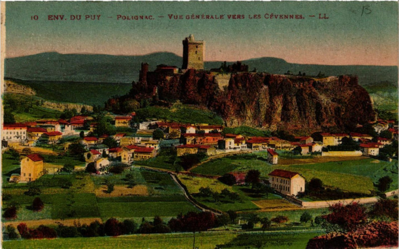 Carte postale ancienne Env. du Puy - Polignac - Vue générale vers les Cevennes à Polignac