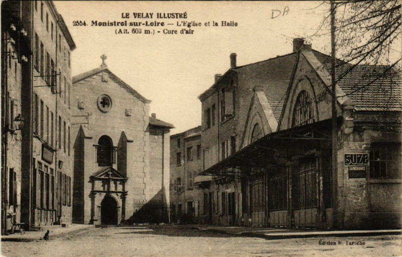 Carte postale ancienne Monistrol-sur-Loire L'Eglise et la Halle (alt 603 m) Cure d'air à Monistrol-sur-Loire