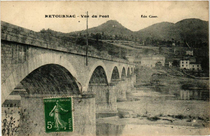 Carte postale ancienne Retournac - Vue du Pont à Retournac