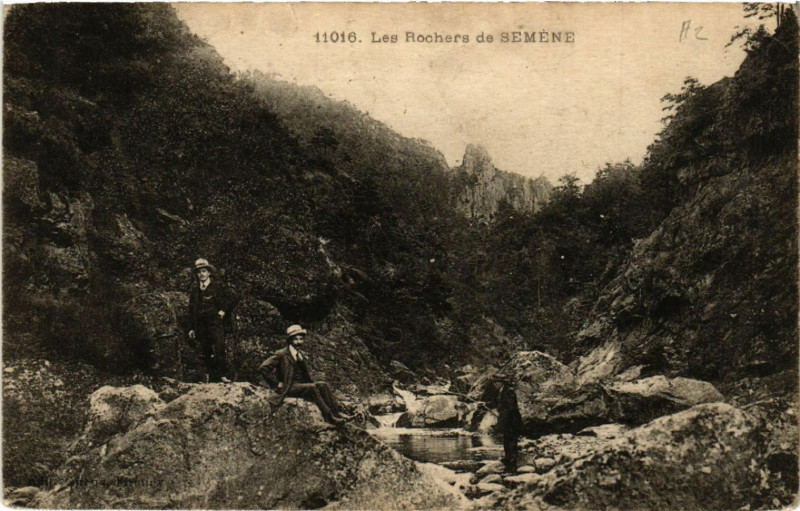 Carte postale ancienne Les Rochers de Semene