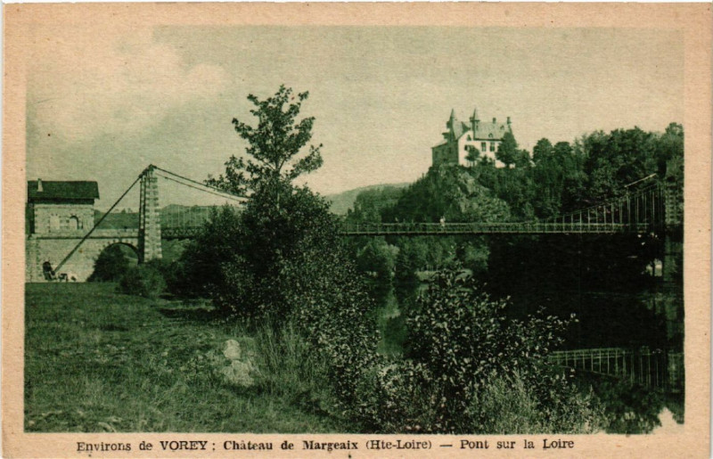 Carte postale ancienne Env. de Vorey Chateau de Margeaix (Hte-Loire) - Pont sur... à Vorey