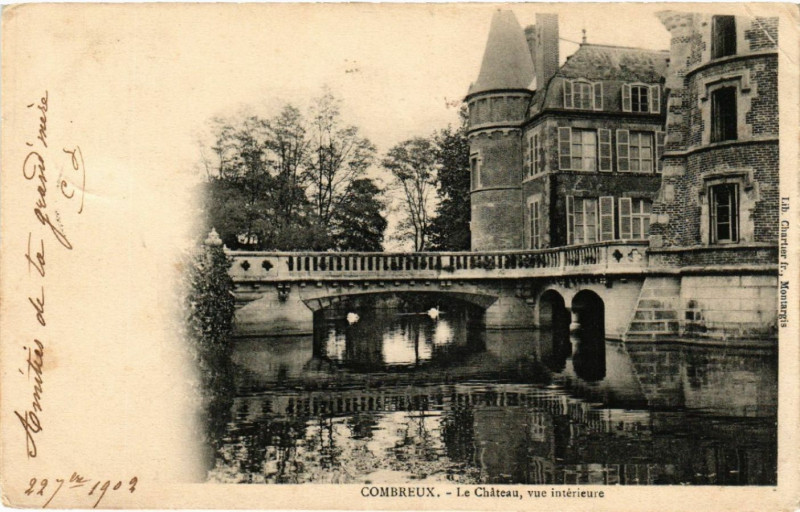 Carte postale ancienne Combreux - Le Chateau vue interieure