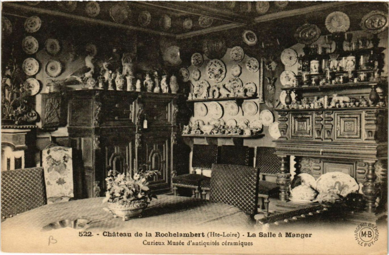 Carte postale ancienne Chateau de La Rochelambert (Hte-Loire) - La Salle a Manger