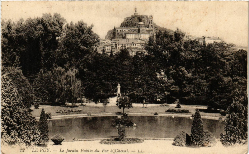 Carte postale ancienne Le Puy - Le Jardin Public du Fer a Chval