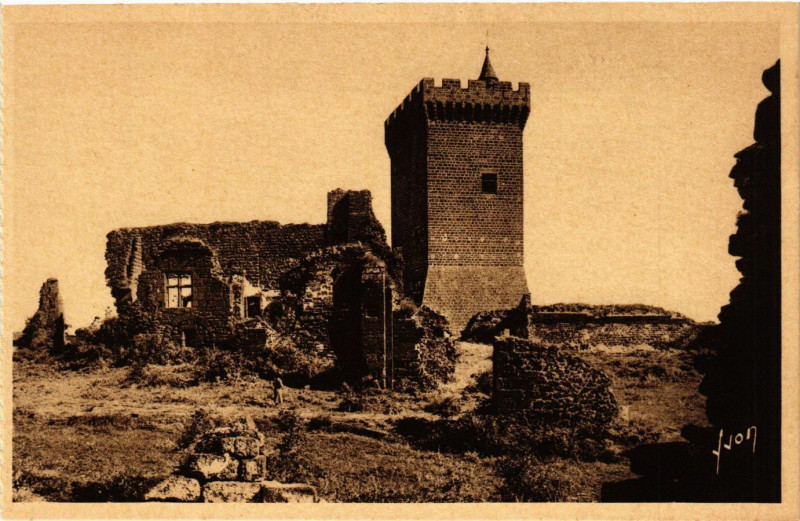 Carte postale ancienne Le Puy - Donjon et ruines de Polignac à Polignac
