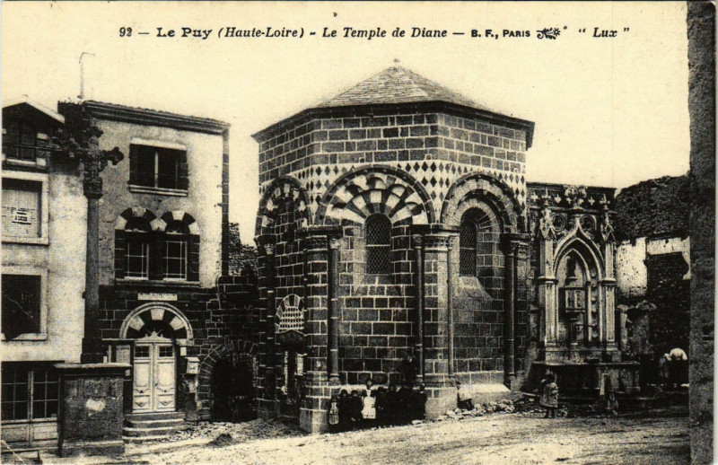 Carte postale ancienne Le Puy - Le Temple de Diane