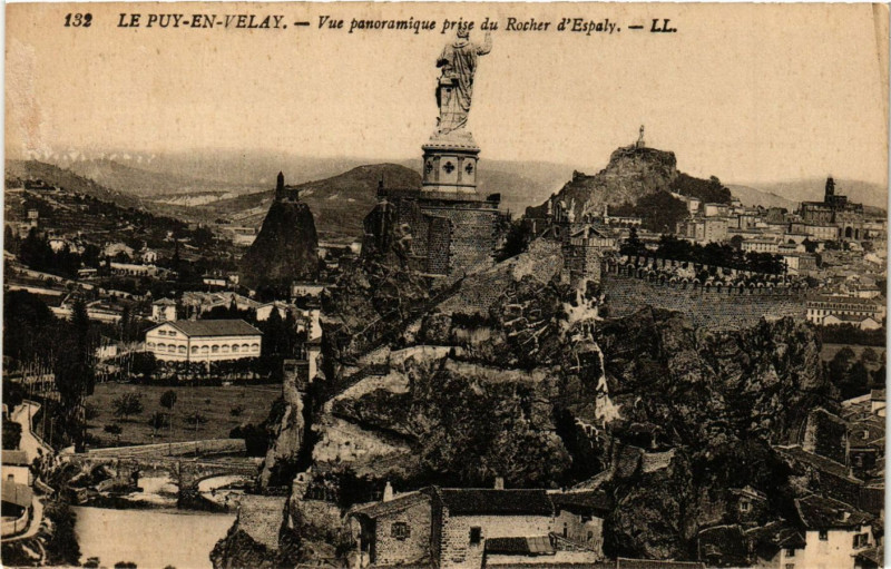 Carte postale ancienne Le Puy-en Velay - Vue panoramique prise du Rocher d'Espaly au Puy-en-Velay