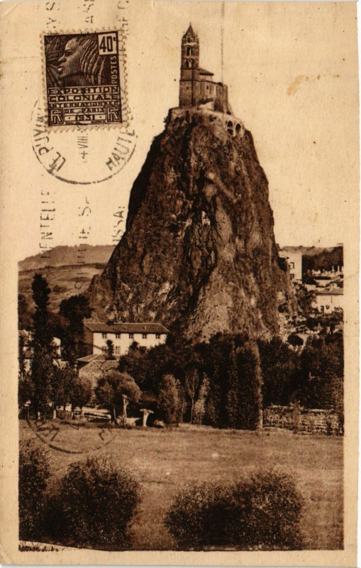 Carte postale ancienne Le Puy - Le Rocher Saint-Michel