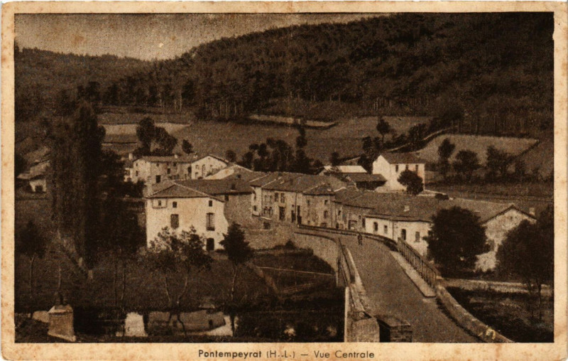 Carte postale ancienne Pontepeyrat - Vue Centrale