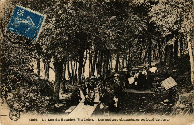 Carte postale ancienne Le lac du Bouchet - Les gouters champetres au bord
