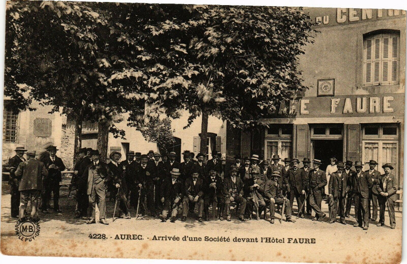 Carte postale ancienne Aurec - arrivée d'une Soc.