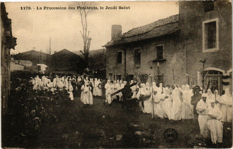 Carte postale ancienne La procession des penitents - Le jeudi Saint-