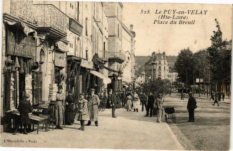 Carte postale ancienne Le Puy-en-Velay - Place Du Breuil au Puy-en-Velay