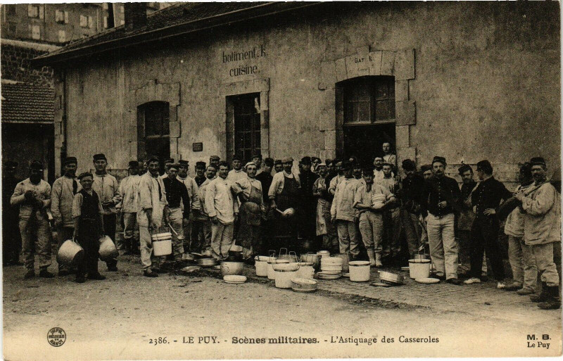 Carte postale ancienne Le Puy - Scenes militaires