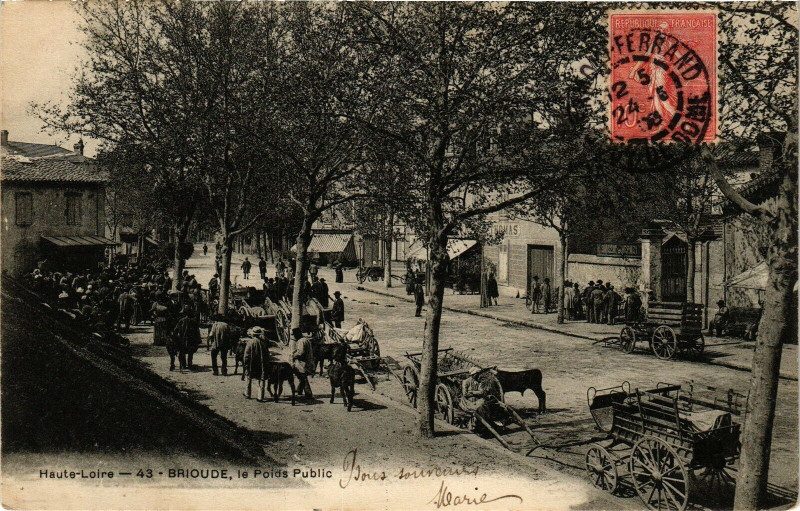 Carte postale ancienne Brioude - Le poids public à Brioude