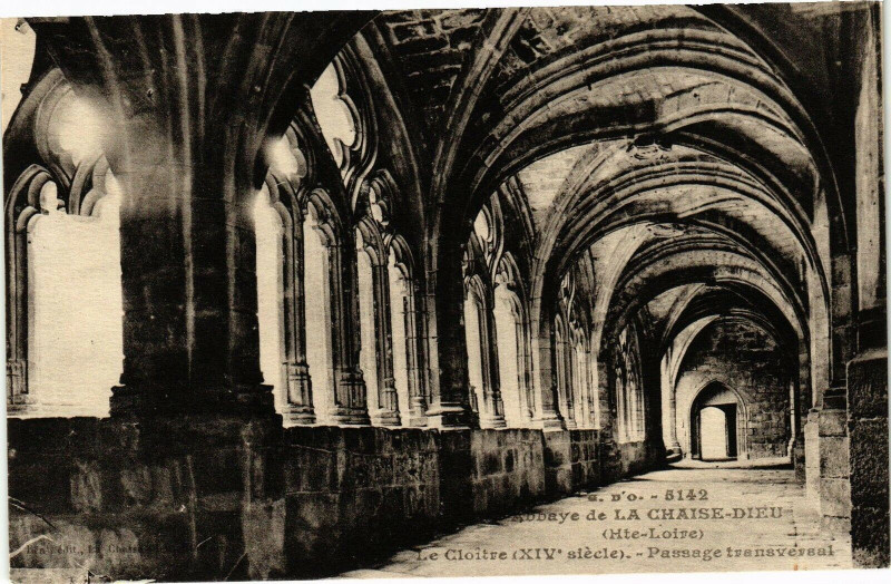 Carte postale ancienne Abbaye de La Chaise-Dieu (Hte-Loire) - Le Cloire (XIVsiecle) à La Chaise-Dieu