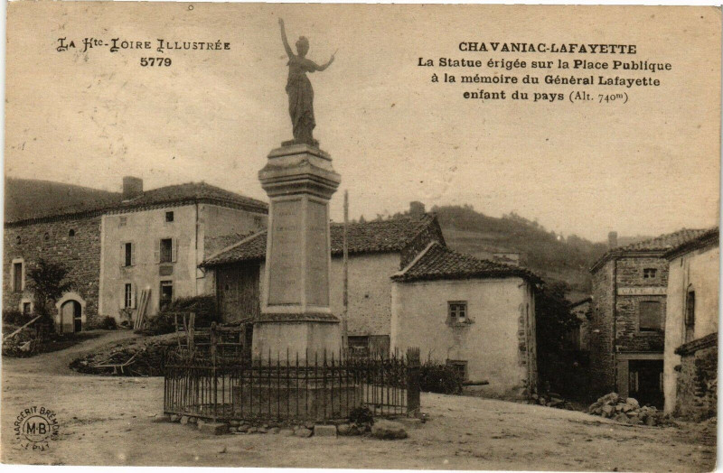 Carte postale ancienne Chavaniac-Lafayette - La Statue erigée sur la Place Publique a à Chavaniac-Lafayette