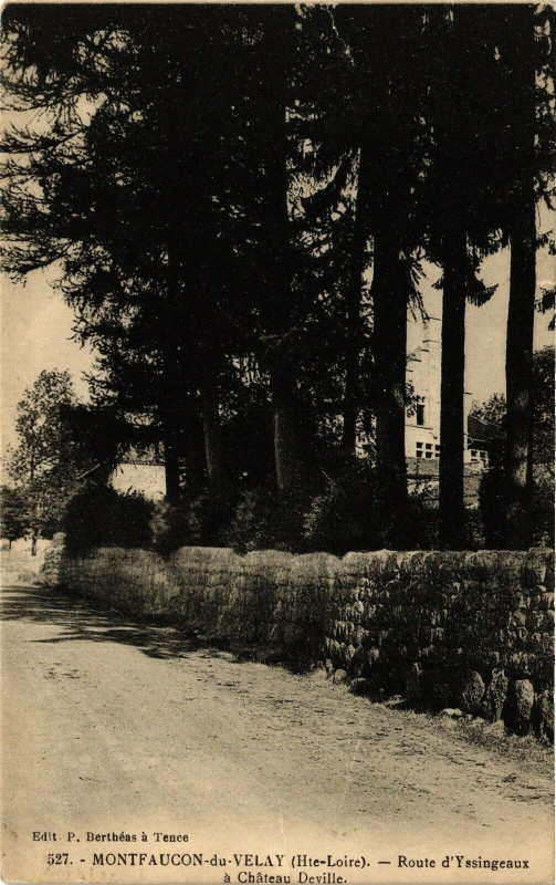 Carte postale ancienne Montfaucon-du-Velay (Hte-Loire) - Route d'Yssingeaux a Chateau... à Yssingeaux