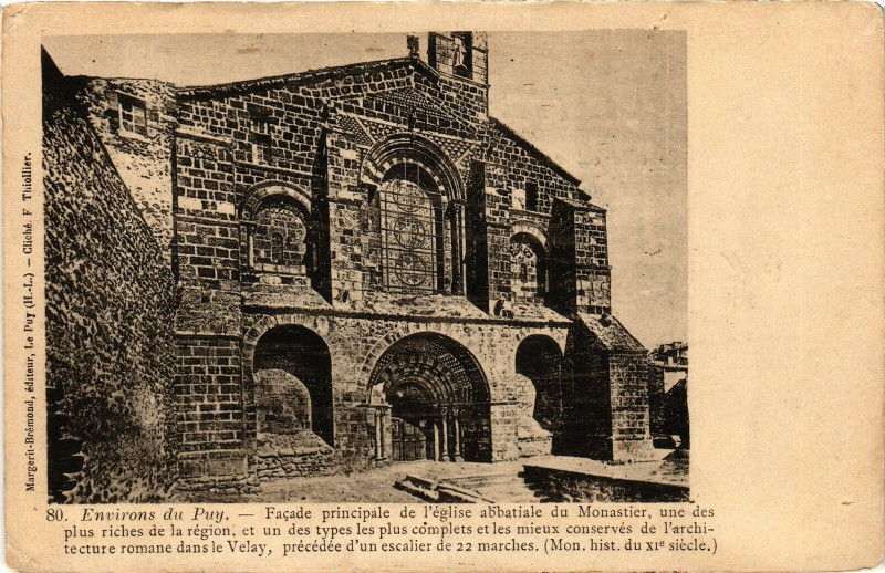 Carte postale ancienne Env. du Puy - Facade principale de l'Eglise alibatiale du