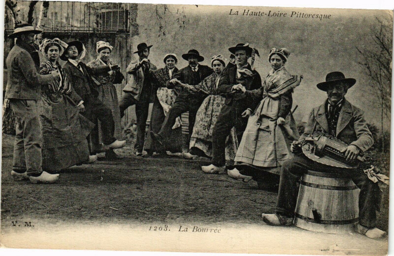 Carte postale ancienne La Haute - Loire Pittoresque - La Bourrée