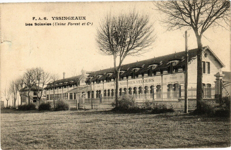 Carte postale ancienne Yssingeaux - Ires Soienies (Usine Forest et C*) à Yssingeaux