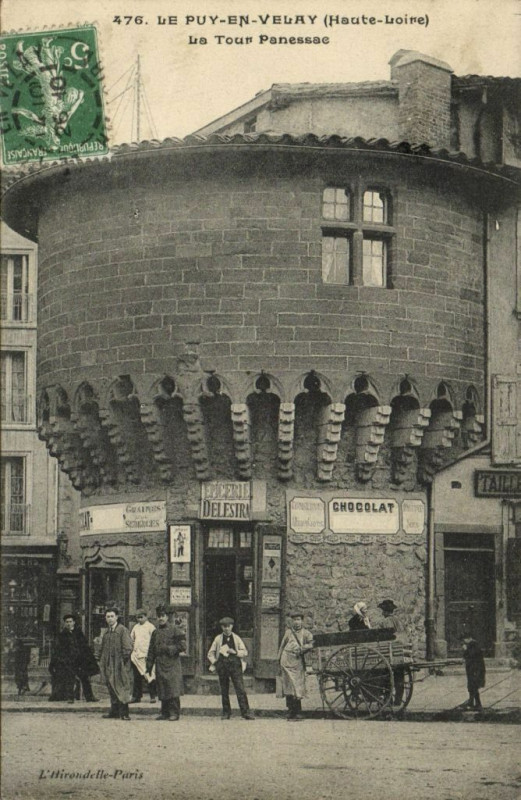 Carte postale ancienne Le Puy-En-Velay (Houte-Loire) La Tour Panessae au Puy-en-Velay