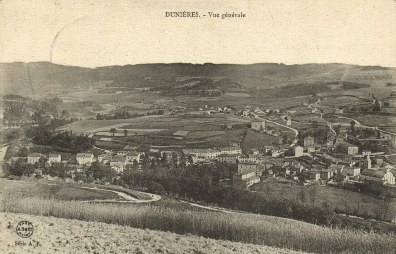 Carte postale ancienne Dunieres - Vue générale à Dunières
