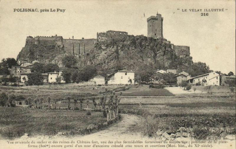 Carte postale ancienne Polignac Pres Le Puy - Vue orientale du rocher du Chateau fort à Polignac