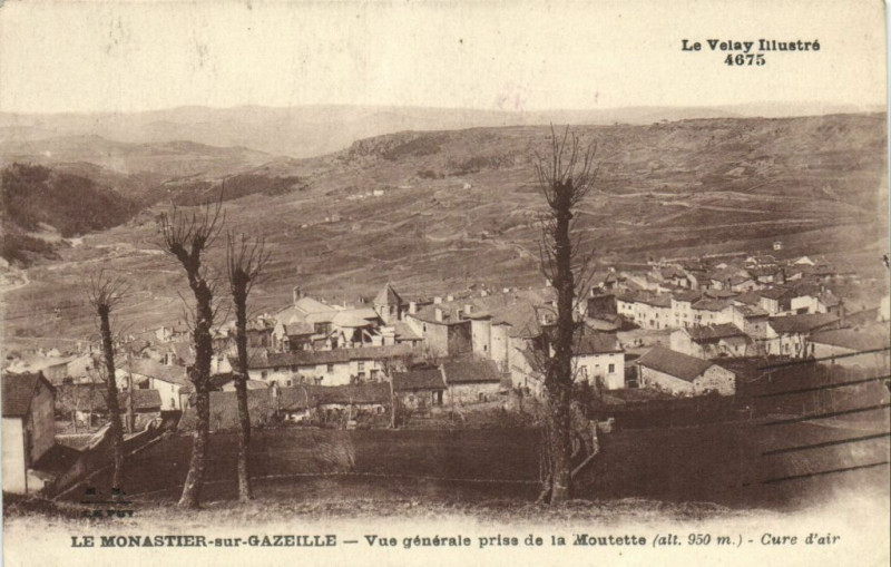 Carte postale ancienne Le Monastier-sur-Gazeille - Vue générale prise de la Moutette au Monastier-sur-Gazeille