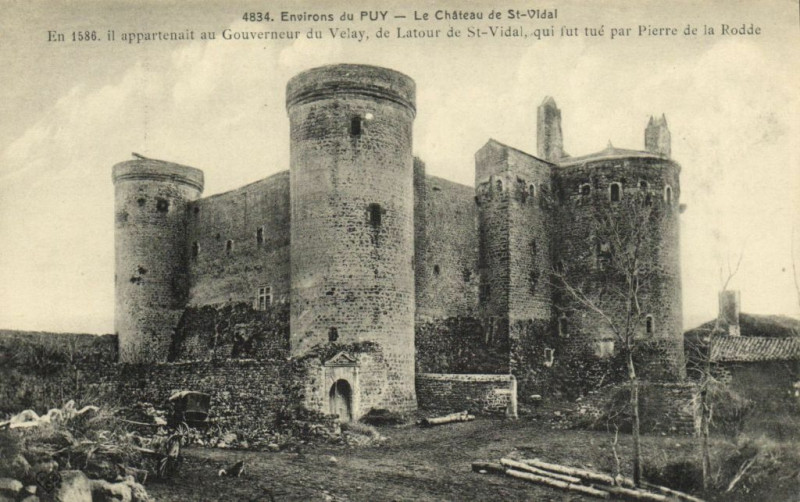 Carte postale ancienne Env. du Puy - Le Chateau de Saint-Vidal à Saint-Vidal