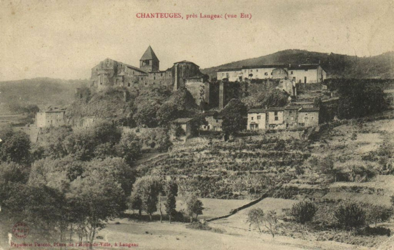 Carte postale ancienne Chanteuges Pres Langea (Vue Est) à Chanteuges