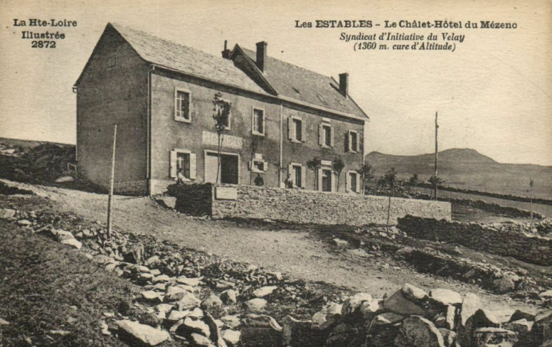 Carte postale ancienne Les Estables - Le Chalet-Hotel du Mezeno Syndicat d'Initiative du aux Estables